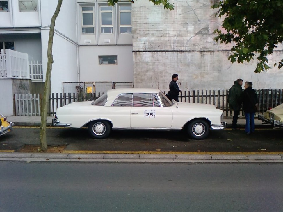 Mercedes Benz W111 220SE